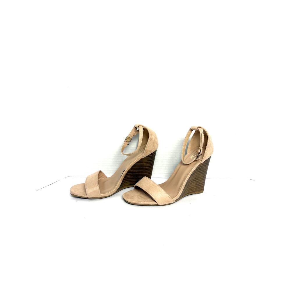YOKI Wedge Sandals Women's 6.5 Tan Beige Ankle‎ Strap Open Toe Suede Finish NEW - Picture 2 of 9